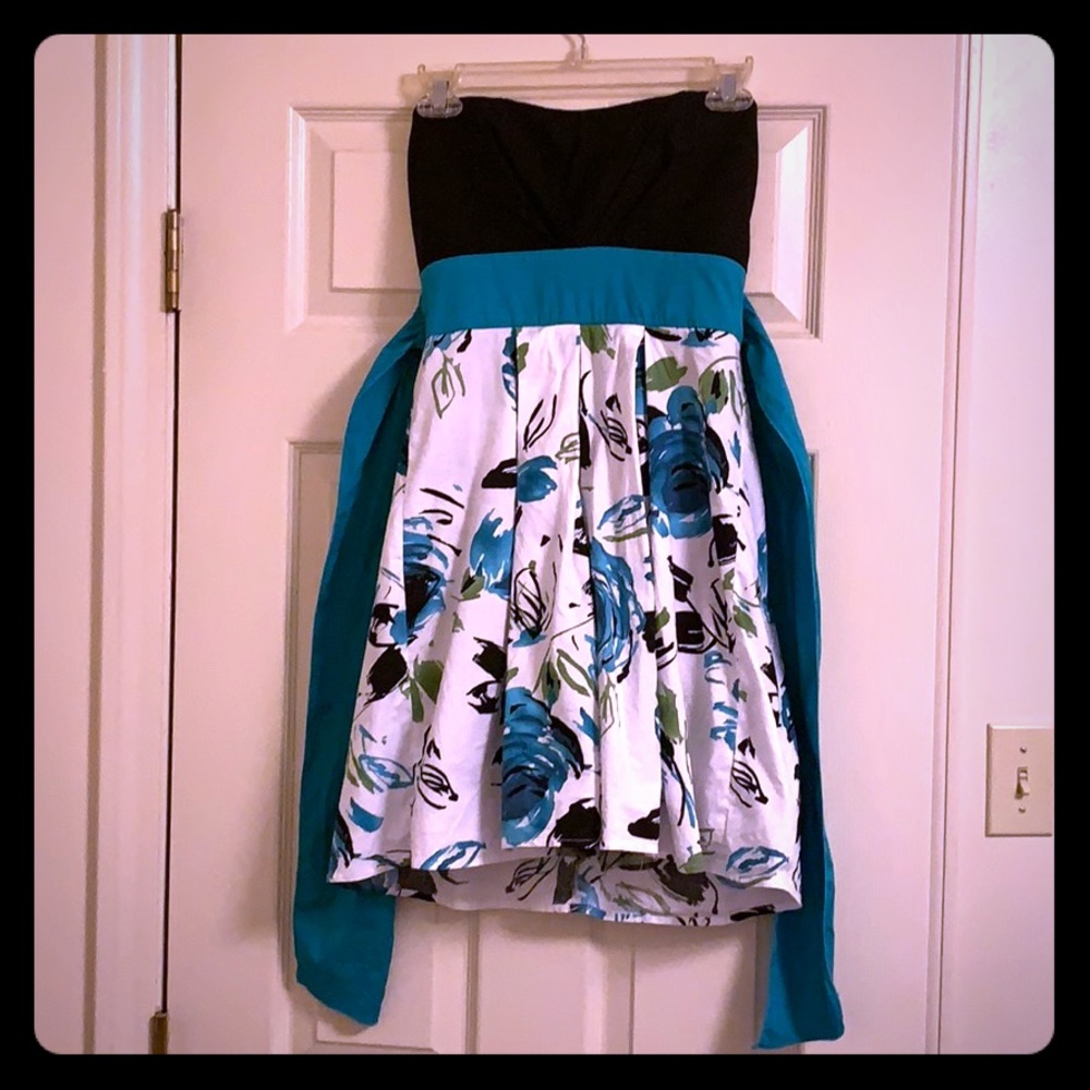 Trixxi dress